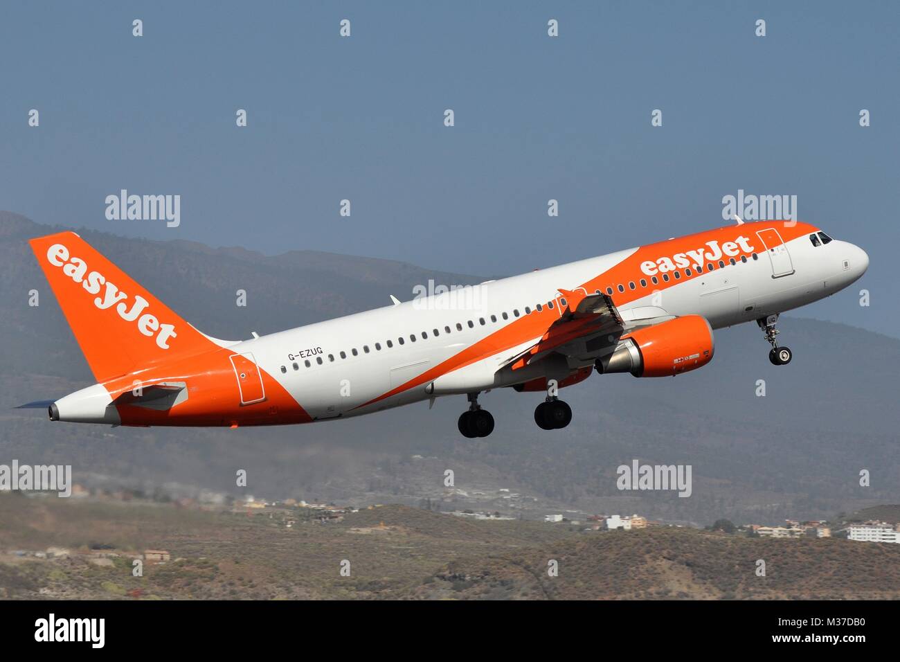 EASYJET AIRBUS A320-200 G-EZUG ON TAKE-OFF FROM TENERIFE. Stock Photo