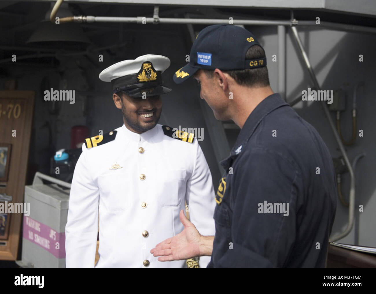 170611NMZ078053 COLOMBO, Sri Lanka (June 11, 2017) Commanding Officer of the Ticonderoga