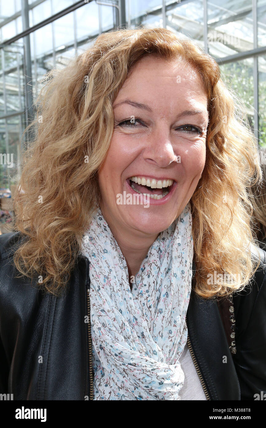 Blumenkuebel High Resolution Stock Photography And Images Alamy