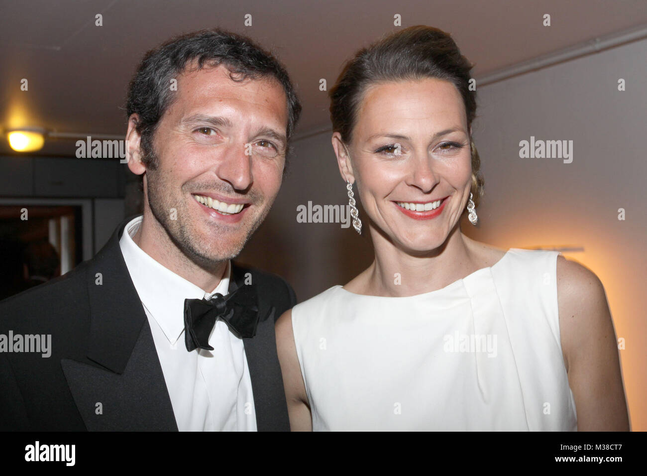 Anja Reschke (Panorama) mit Mann Henning Ruetten, Henri Nannen Preis 2012 im Deutschen Schauspielhaus, Hamburg, 11.05.2012 Stock Photo