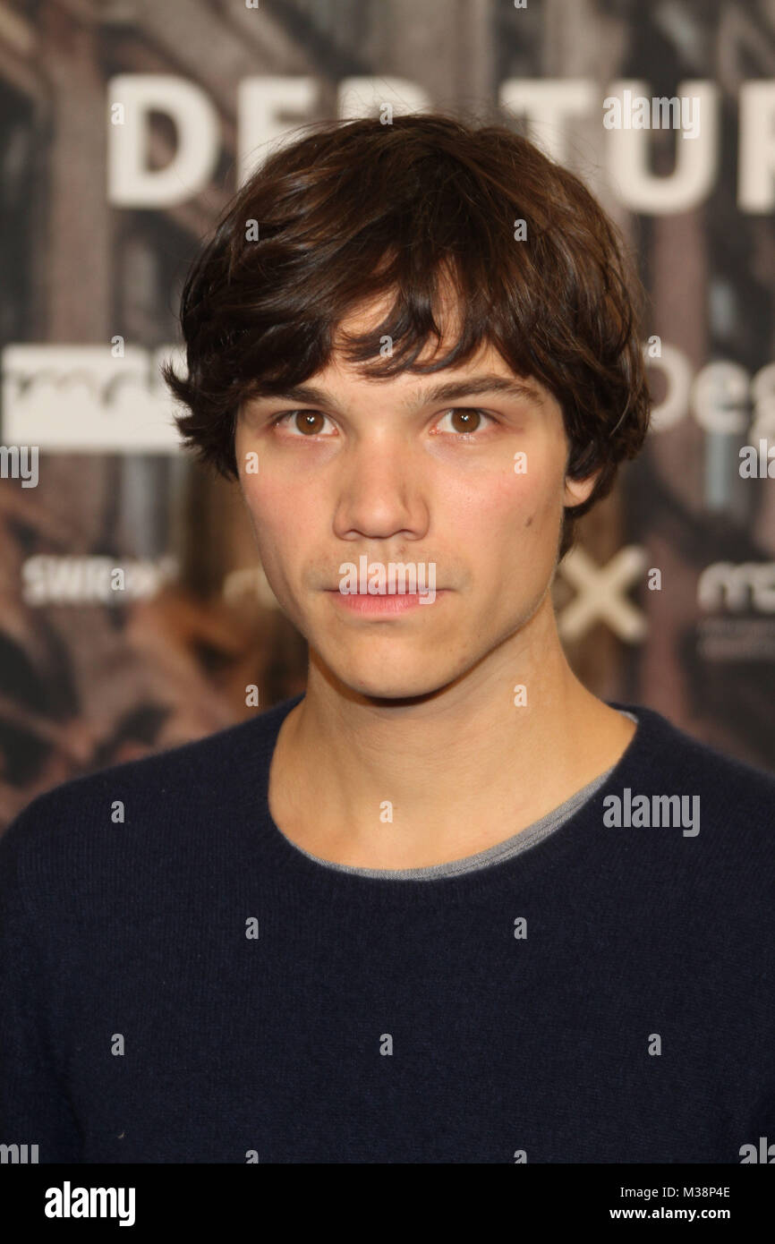 Sebastian Urzendowsky Hi Res Stock Photography And Images Alamy Sebastian Urzendowsky Photocall Des Ard Filmsdoku Der Turm East Hotel M38P4E 