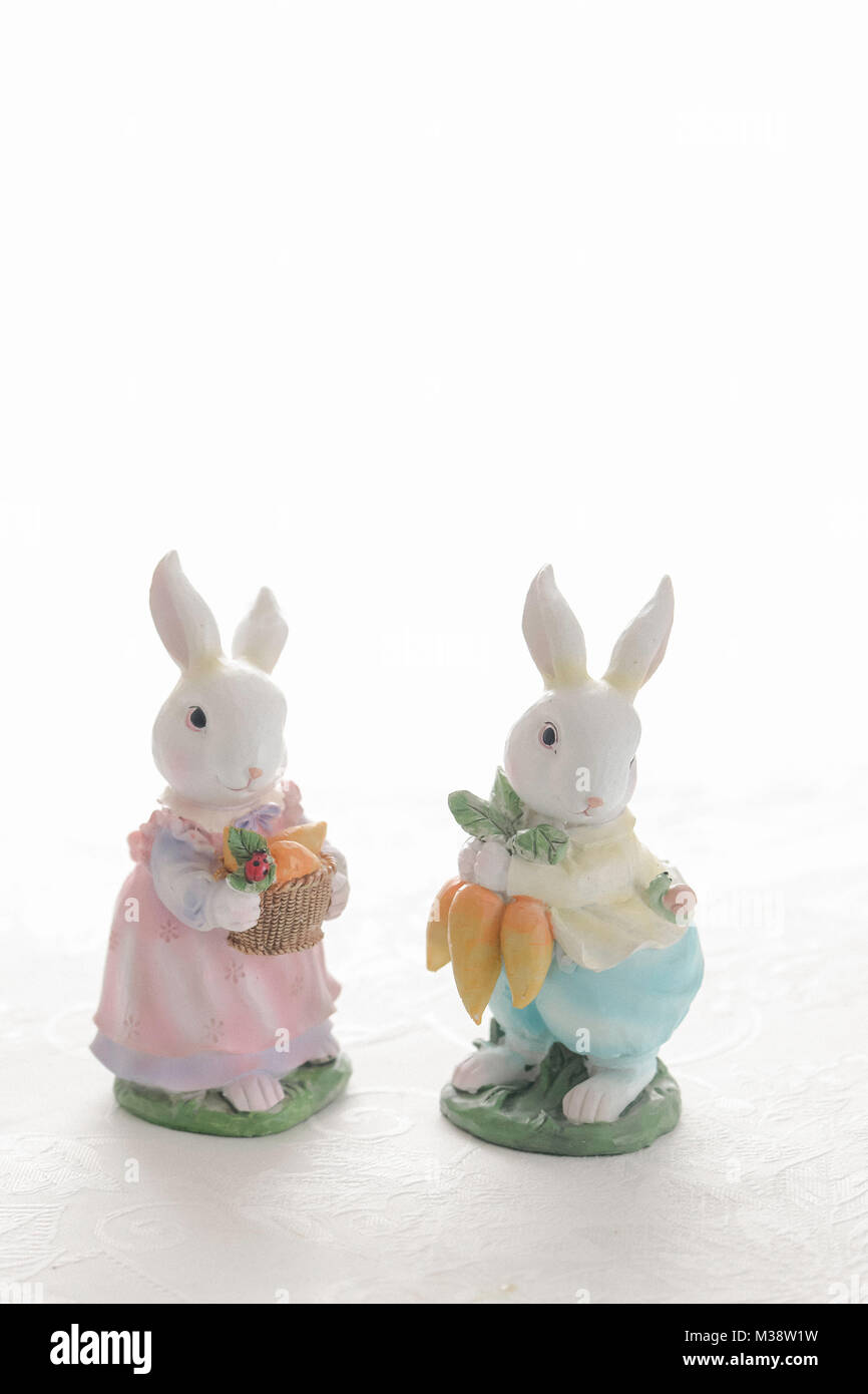 Ceramic bunnies hi-res stock photography and images - Alamy