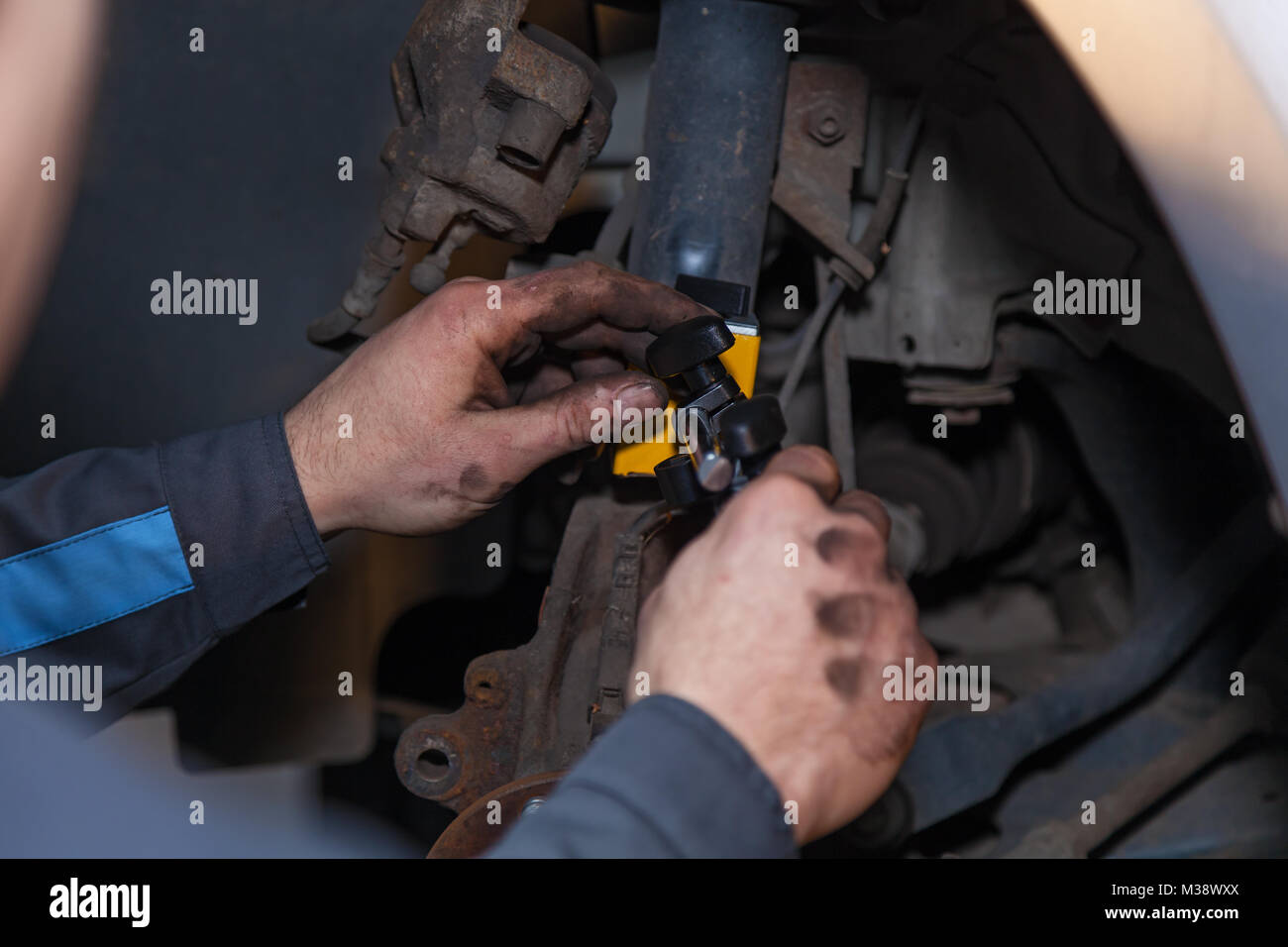repair-disc-brake-stock-photo-alamy