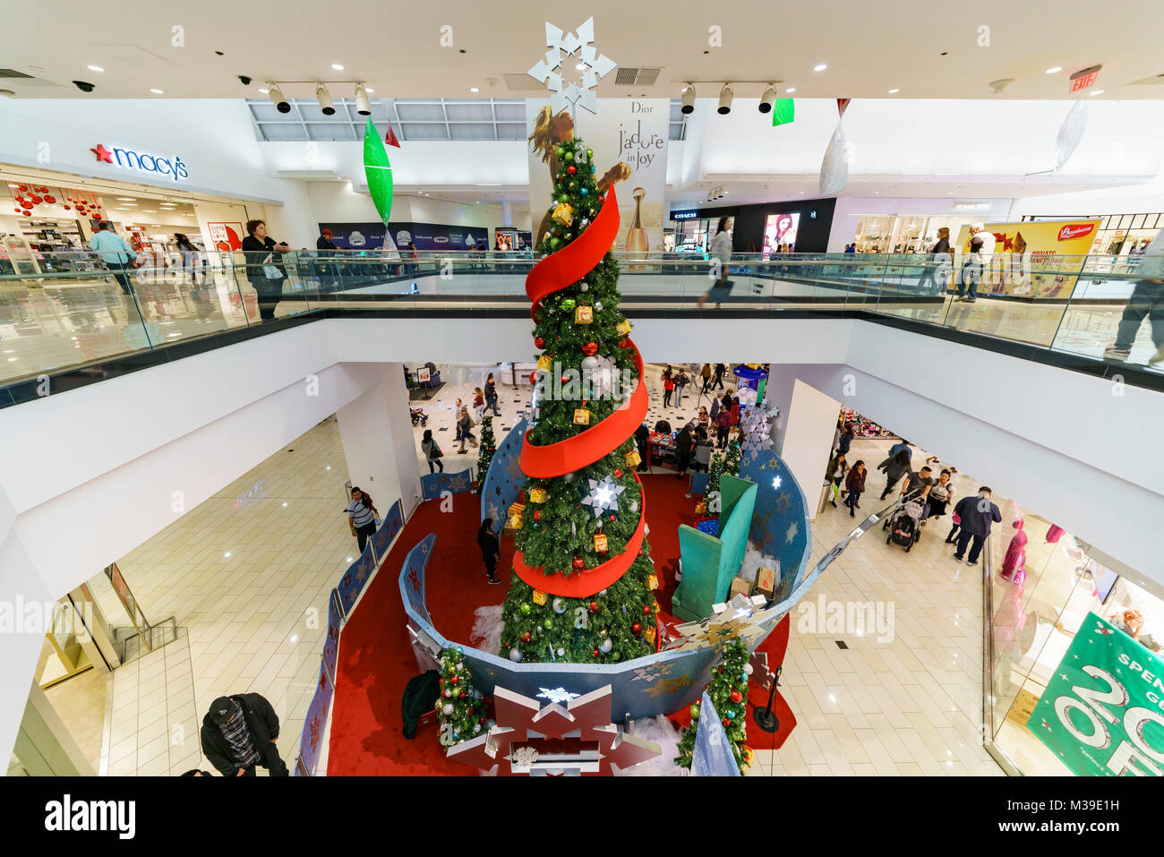 Glendale, DEC 16 Big christmas tree inside the mall on DEC 16, 2017 at