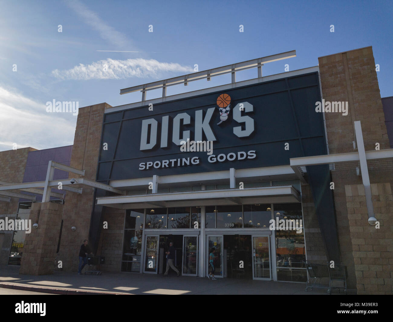 Los Angeles, DEC 31 Exterior view of the famous Dick's Sporting Goods