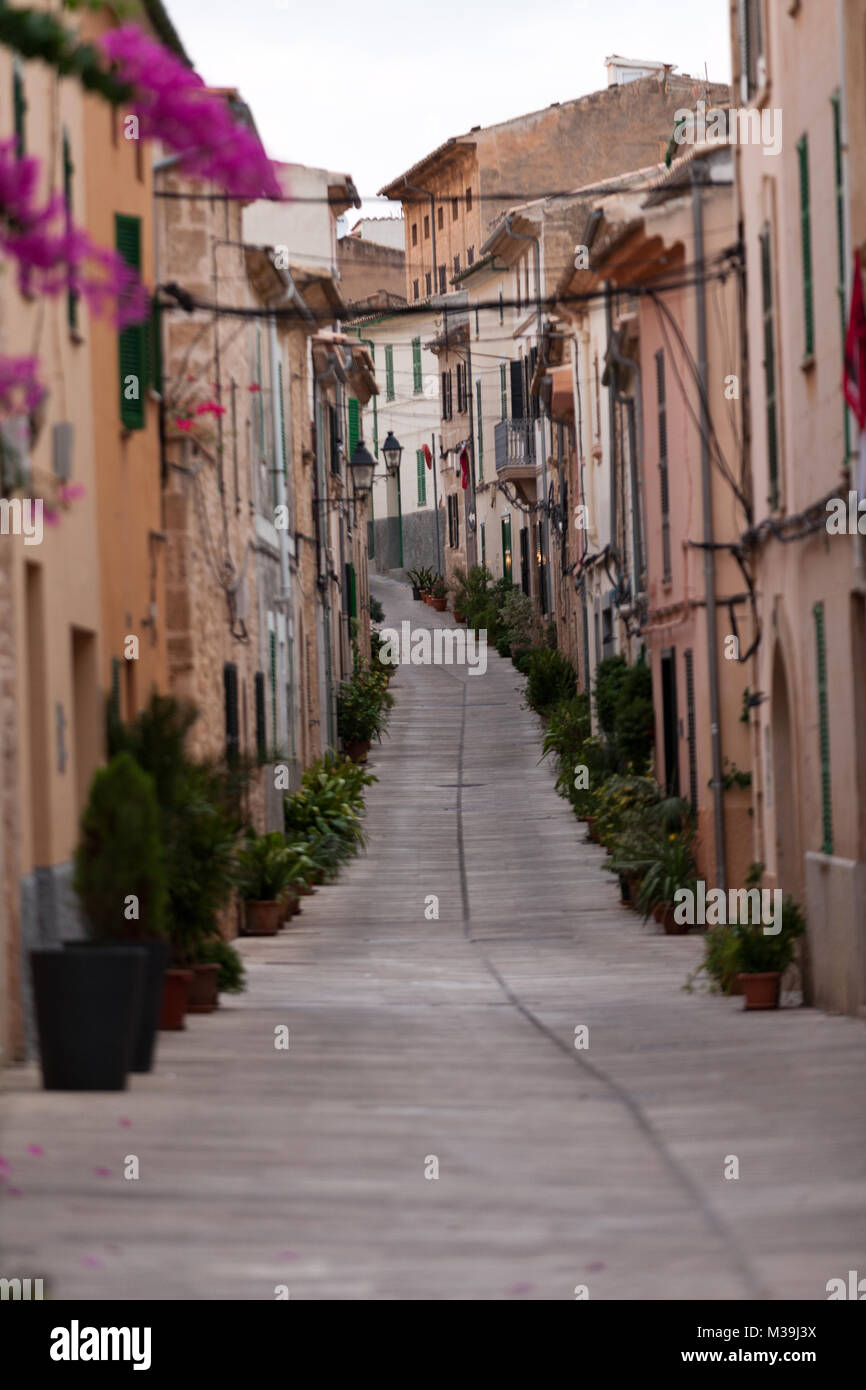 Empty street in alcudia hi-res stock photography and images - Alamy