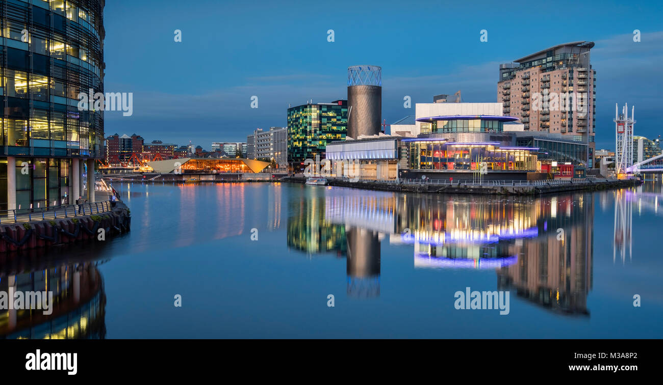 The Lowry Centre at night, Salford Quays, Greater Manchester, England, UK Stock Photo