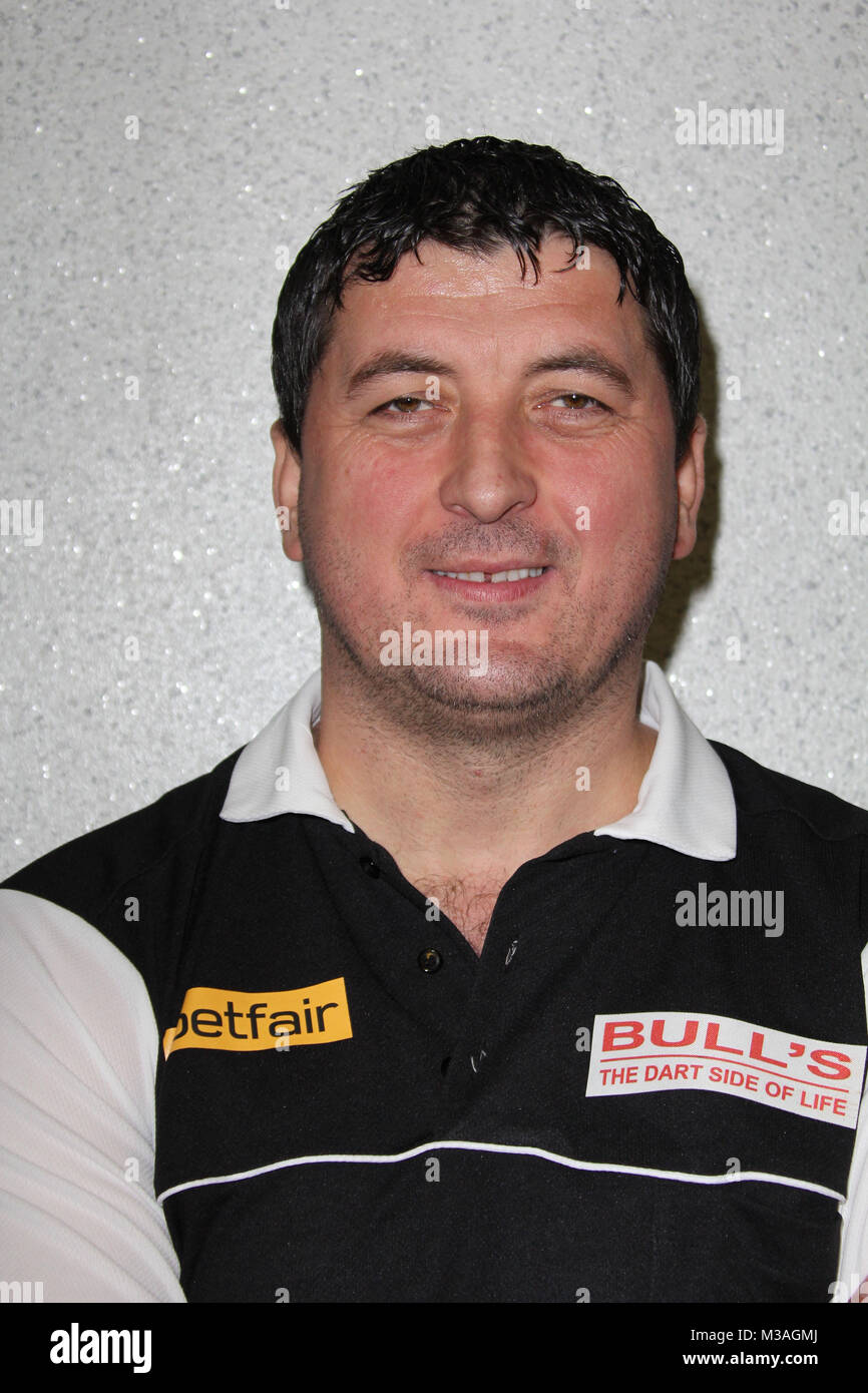 Mensur Suljovic, (Oesterreich), Betfair Worldcup of Darts, Hamburg, 02.01.2013 Stock Photo