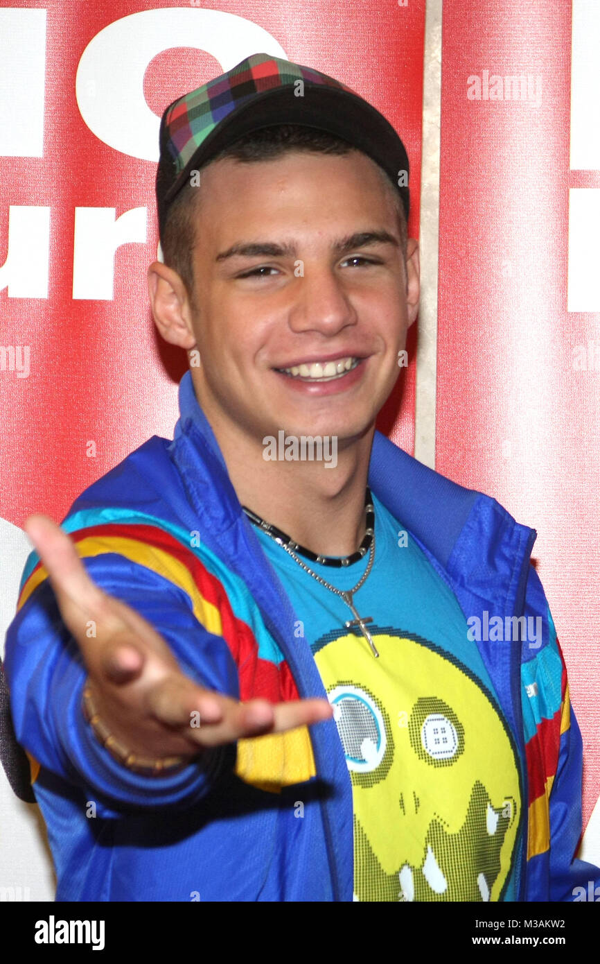 Fototermin Dsds Gewinner Pietro Lombardi Zu Gast Bei Radio Hamburg Funkhaus Spitalerstrasse Hamburg 23 05 2011 Pietro Lombardi Stock Photo Alamy