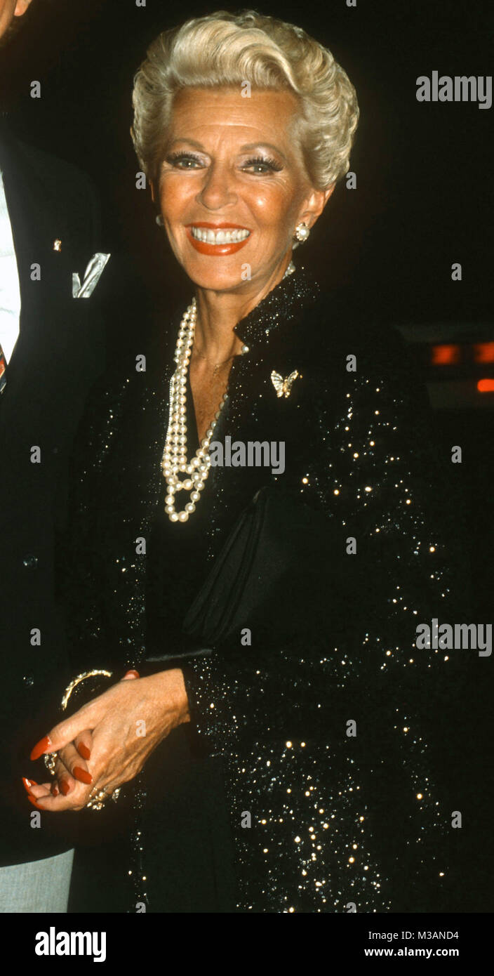 WEST HOLLYWOOD, CA - OCTOBER 7: Actress Lana Turner arrives at The Rose  Tattoo on October 7, 1982 in West Holywood, California. Photo by Barry  King/Alamy Stock Photo Stock Photo - Alamy