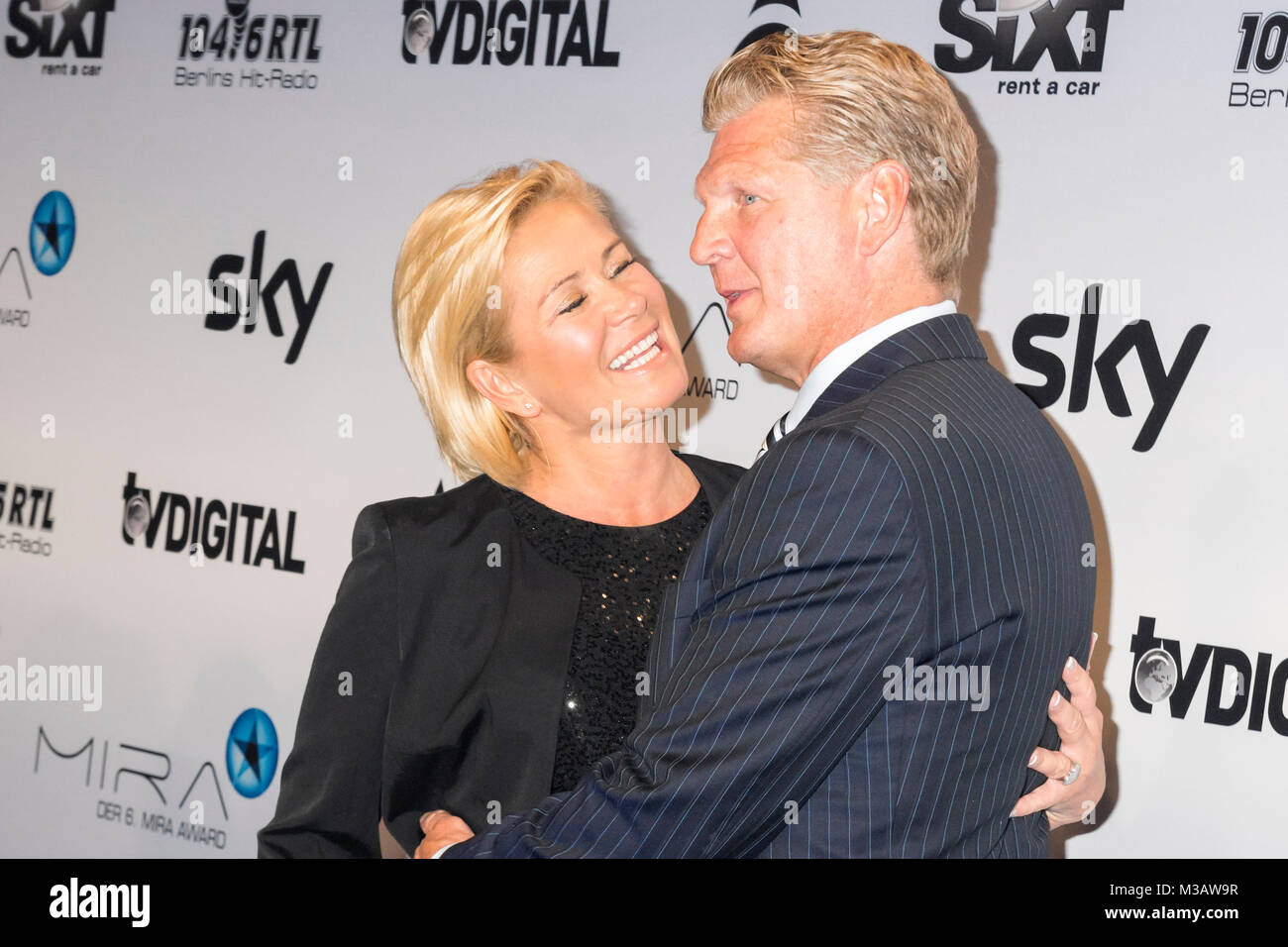 Stefan und Claudia Effenberg auf dem blauen Teppich beim 6. Mira Award 2015 in der Station