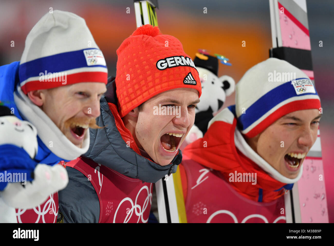 v.li:Robert JOHANSSON (NOR), Andreas WELLINGER (GER), Johann Andre FORFANG  (NOR), jubilation, Freude, Begeisterung, Winner, Sieger, Flower Ceremony,  Siegerehrung, Ski Jumping, Normal Hill Men, Skispringen, Normalschanze,  Alpensia Ski Jumping Center ...