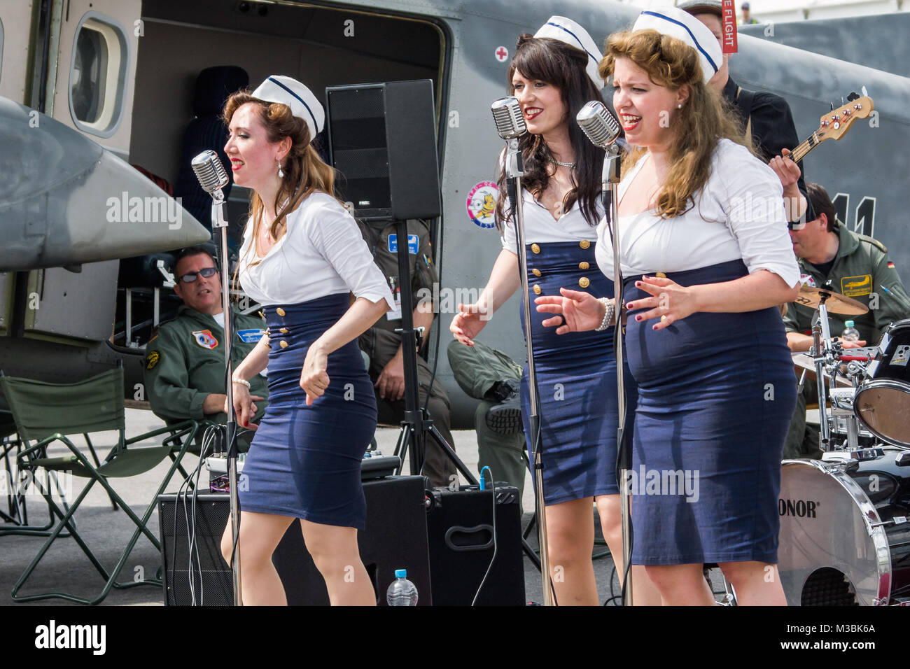Die Swing Schlampen sorgen für Stimmung auf der ILA 2014, Berlin Air Show  Stock Photo - Alamy