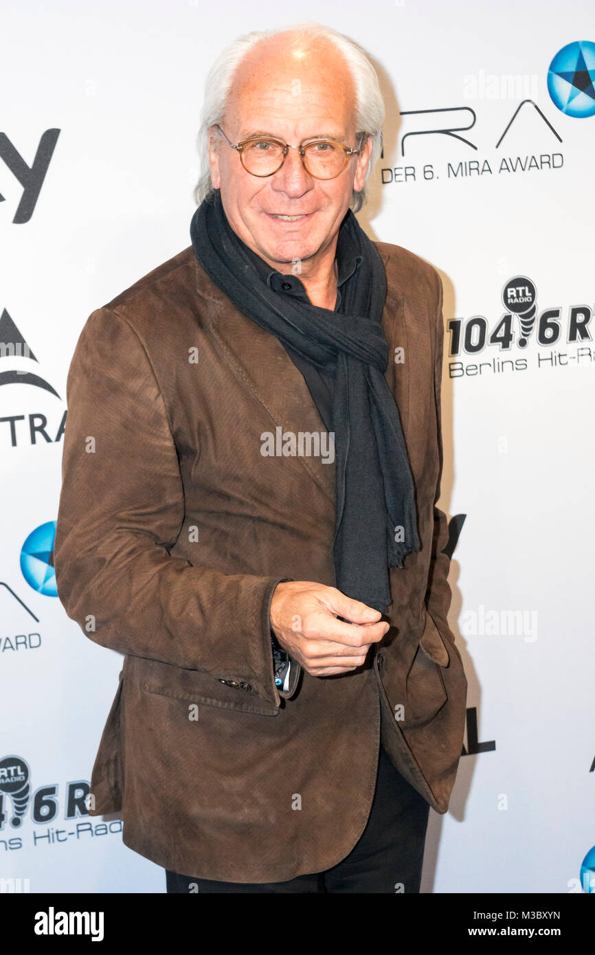auf dem blauen Teppich beim 6. Mira Award 2015 in der Station Berlin, Luckenwalder Str. 46