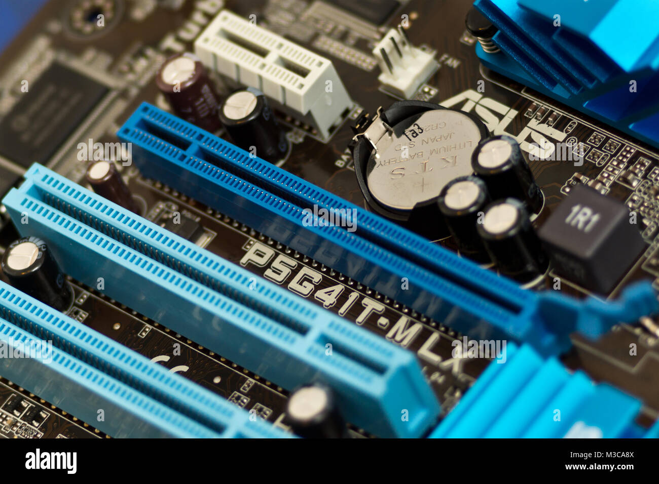 PCI und PCI-Express-Karten Steckplätze auf einen LGA775 Mainboard Stock Photo