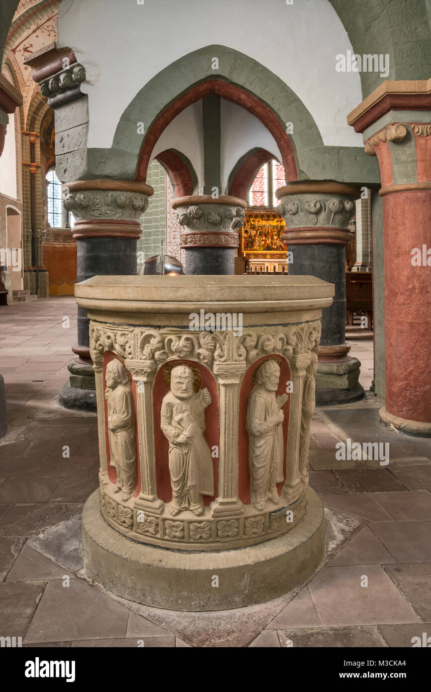 Romanesque font (before 1220), St Maria zur Hohe (Hohnekirche, Church of St Mary on the Hill), in Soest, North Rhine-Westphalia, Germany Stock Photo