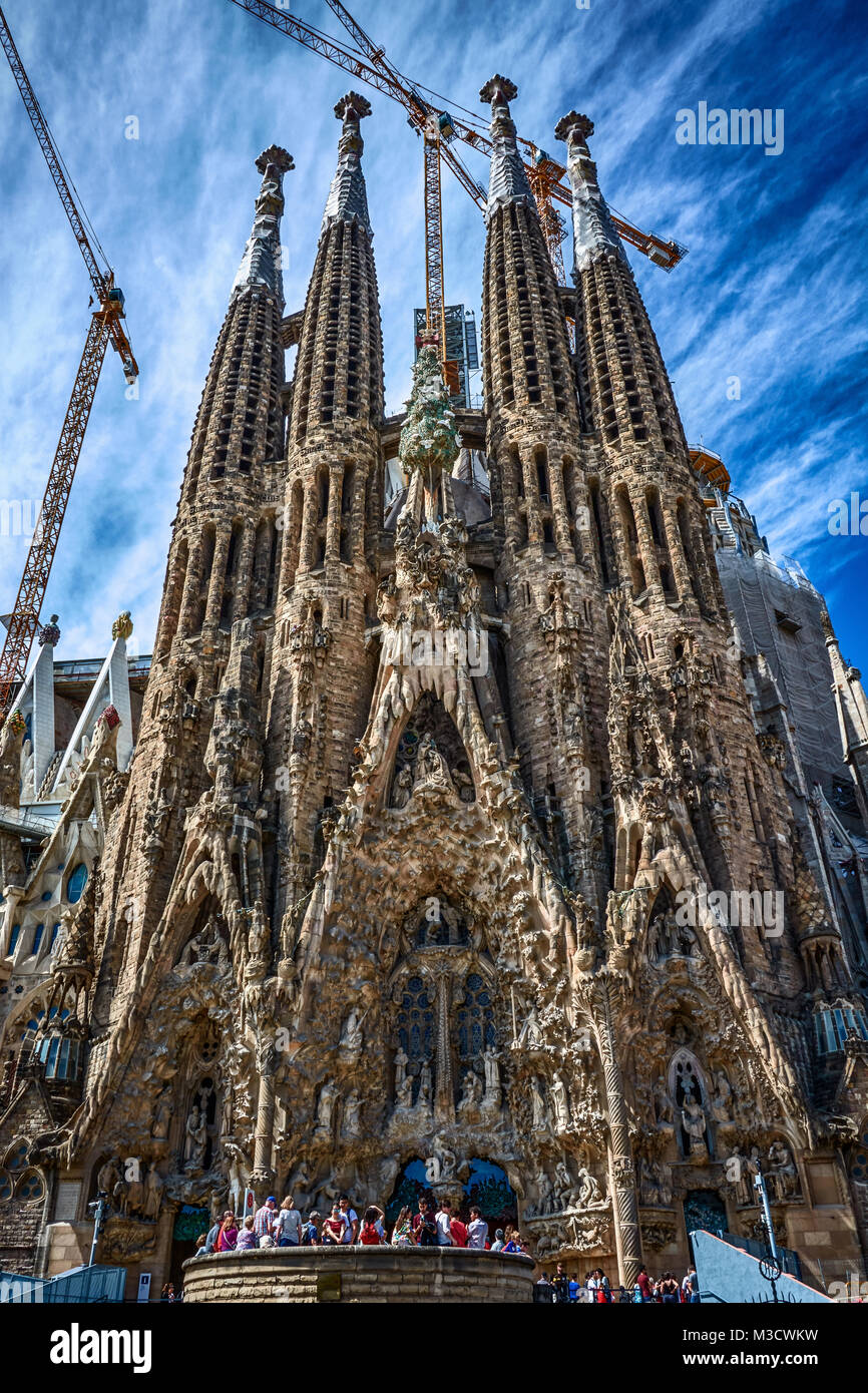 Barcelona Spain May 13 17 The Facade Of The Expiatory Temple Stock Photo Alamy Barcelona Spain May 13 17 The Facade Of The Expiatory Temple Stock Photo Alamy