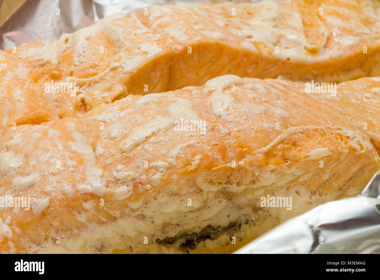 cooked salmon fillet Stock Photo - Alamy