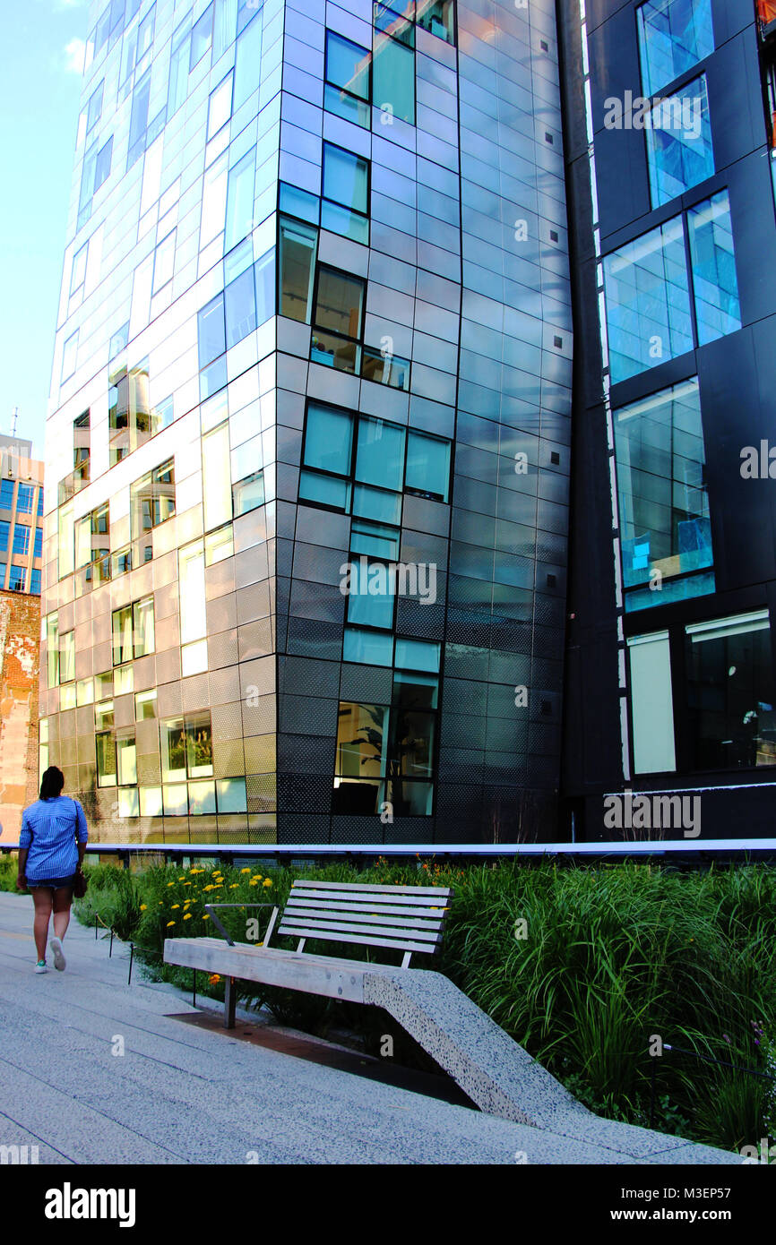 Summer walk tour at high line park - new york city Stock Photo - Alamy