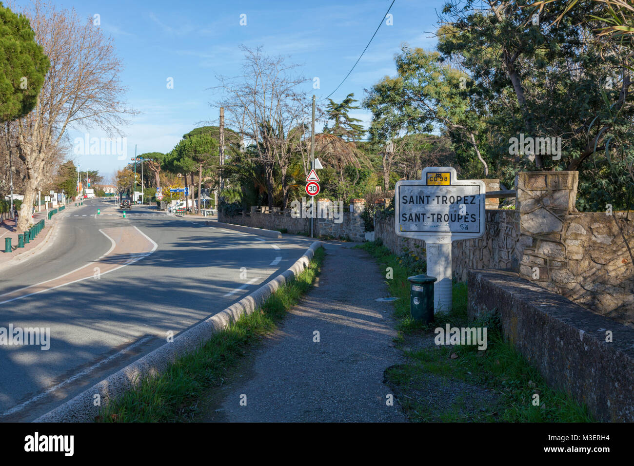 Road and sign in Saint-Tropez, Var, Provence-Alpes-Côte d'Azur, France, Europe. Photo V.D. Stock Photo
