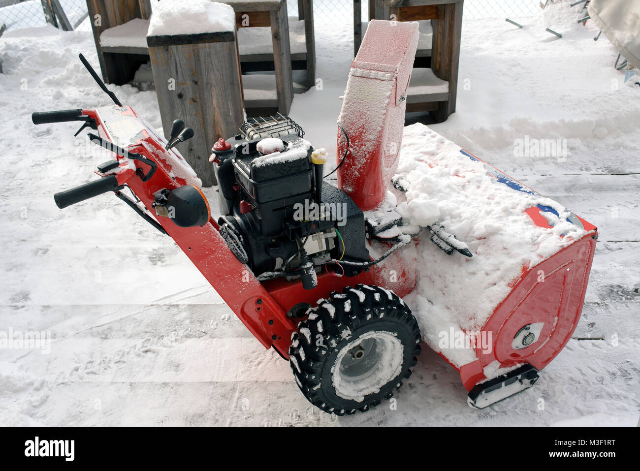 Small snow blower hi-res stock photography and images - Alamy