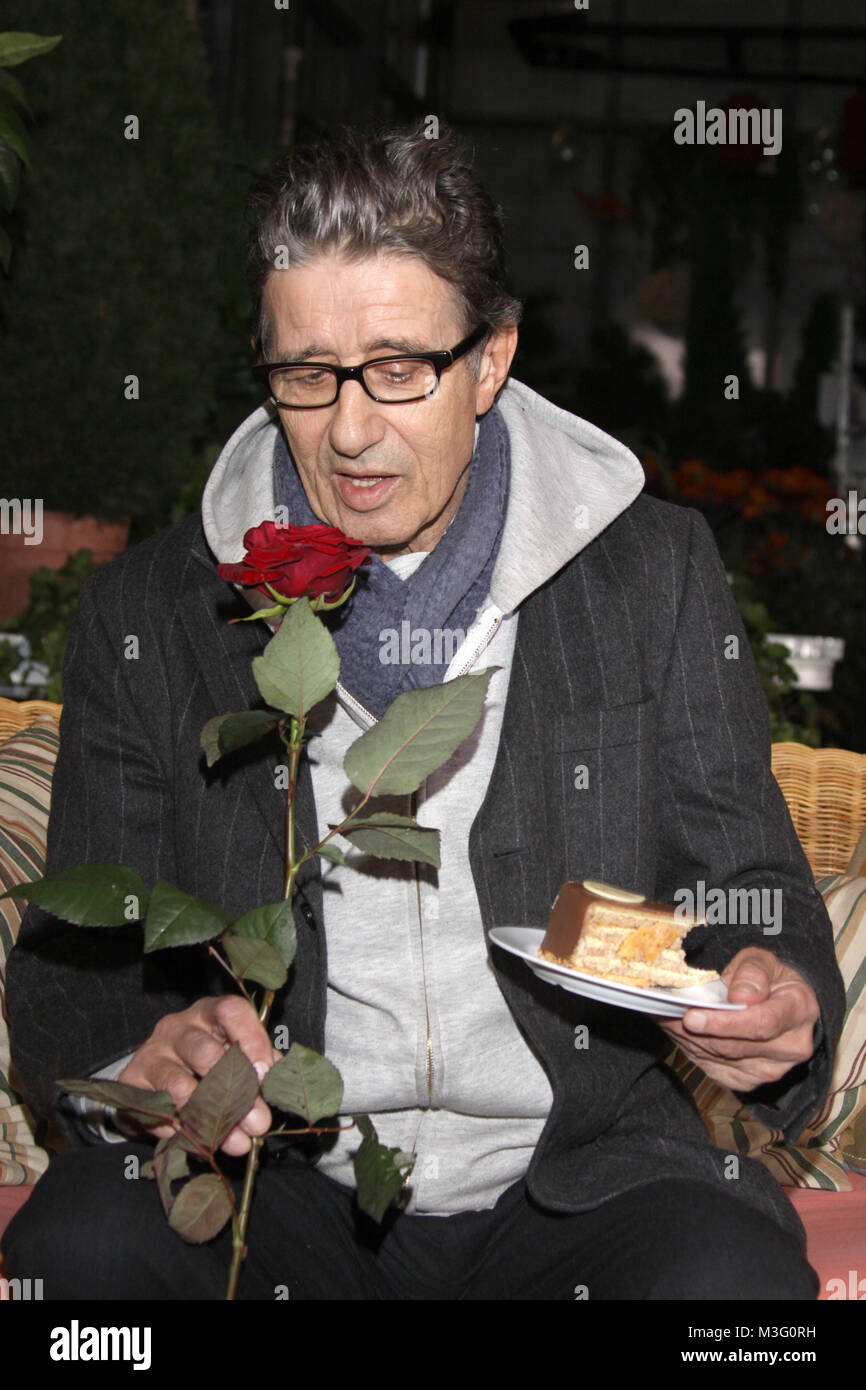 Konditor torte hi-res stock photography and images - Alamy