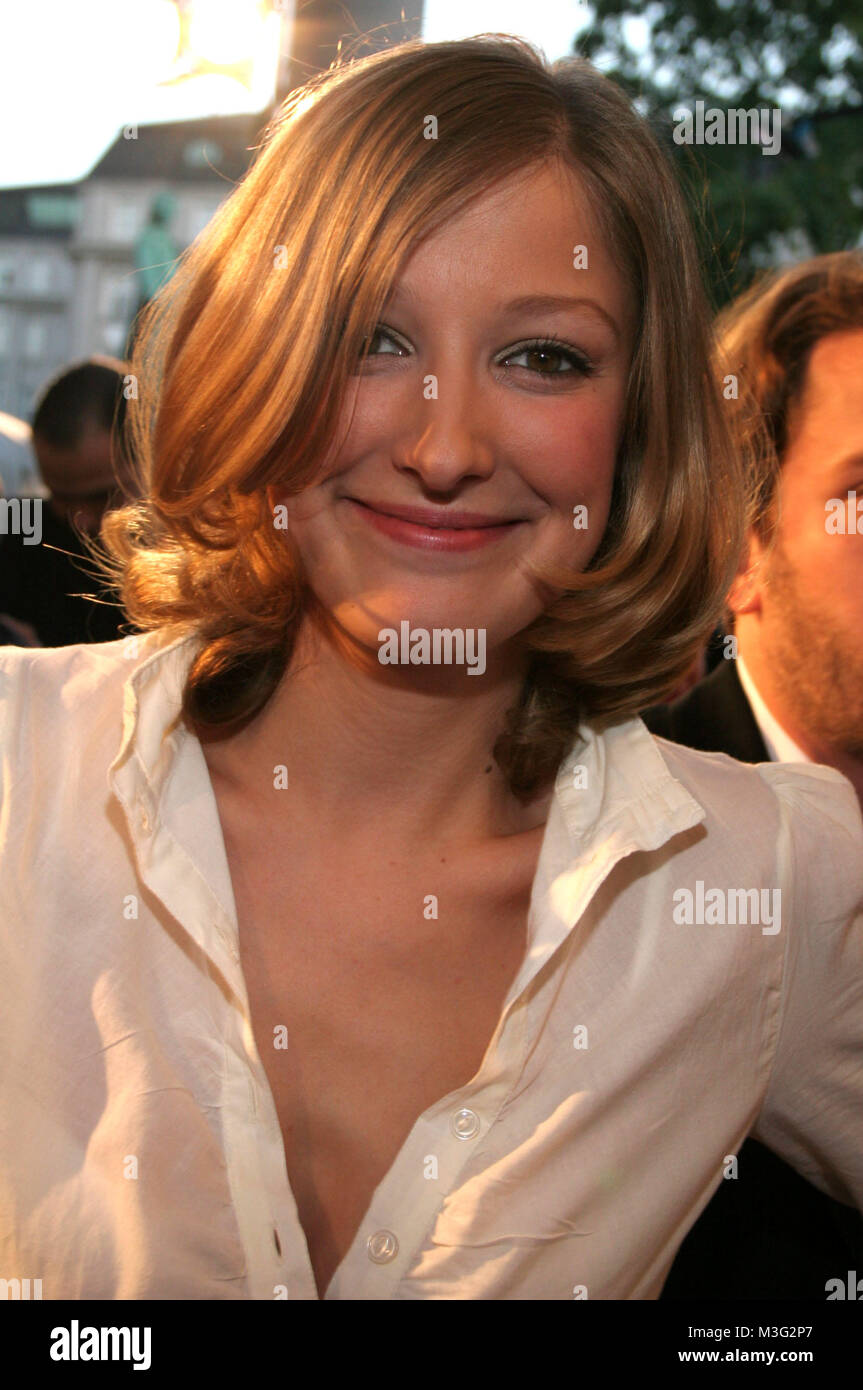 Emmy Rossum advise Valerie Curtin recommend