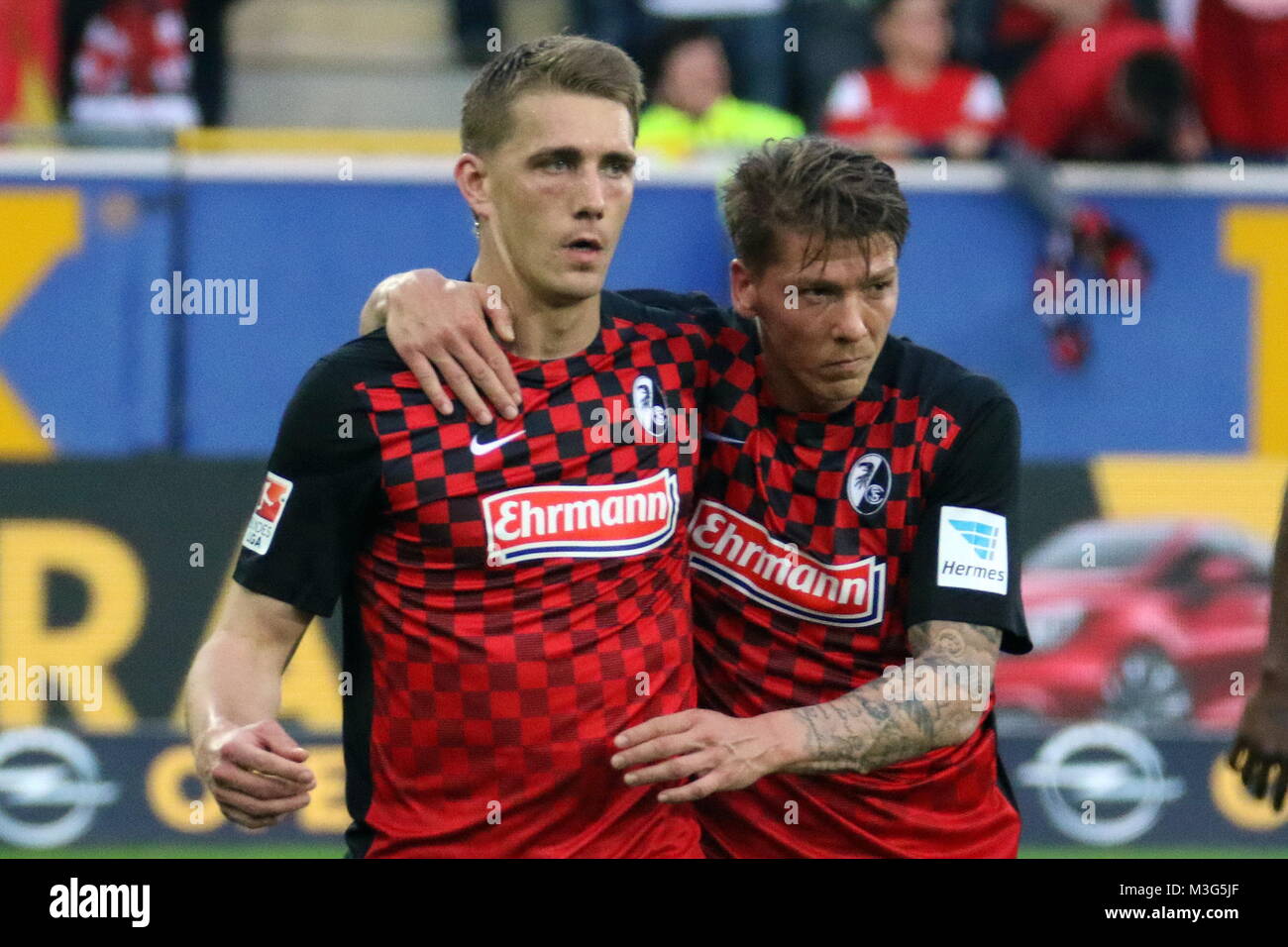 Nils Petersen (Freiburg), Mike Frantz (Freiburg) feiern den