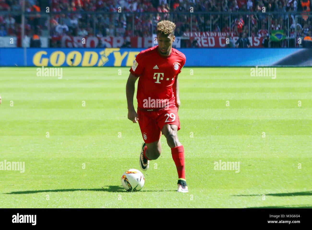Kingsley Coman mit Ball, 1. BL - 15/16 - FC Bayern München vs. Borussia Mönchengladbach Stock Photo