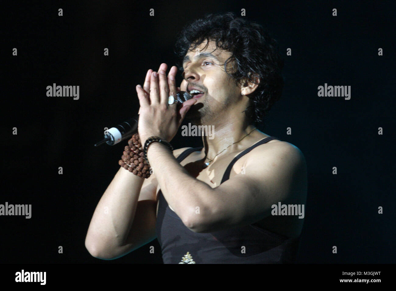 Sonu nigam hi-res stock photography and images - Alamy