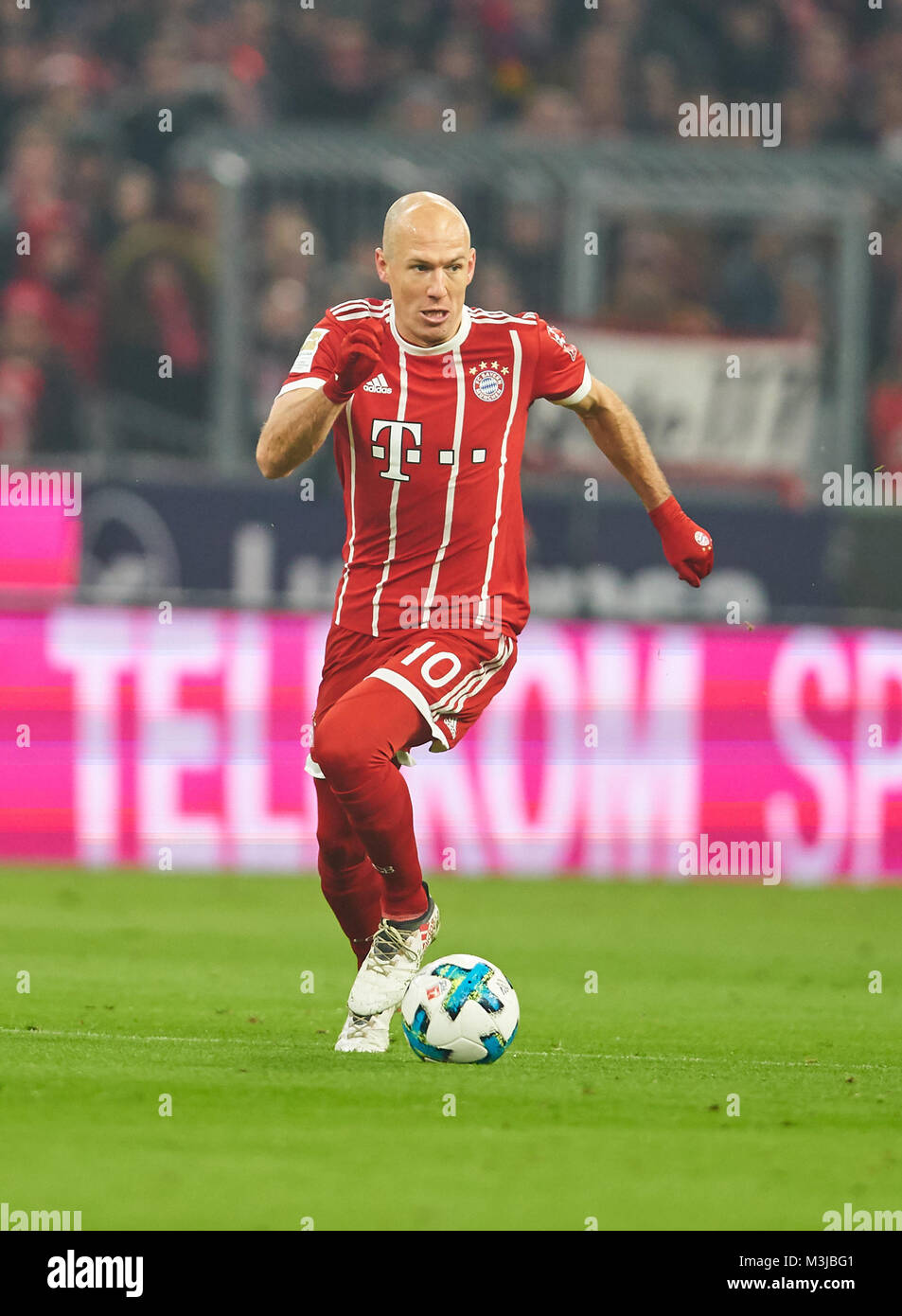 Munich, Germany. 10th February 2018. FC Bayern Munich Soccer, Munich, February 10, 2018 Arjen ROBBEN, FCB 10  drives the ball, action, full-size,  FC BAYERN MUNICH - FC SCHALKE 04 2-1 1.German Soccer League , Munich, February 10, 2018,  Season 2017/2018 Â© Peter Schatz / Alamy Live News Stock Photo