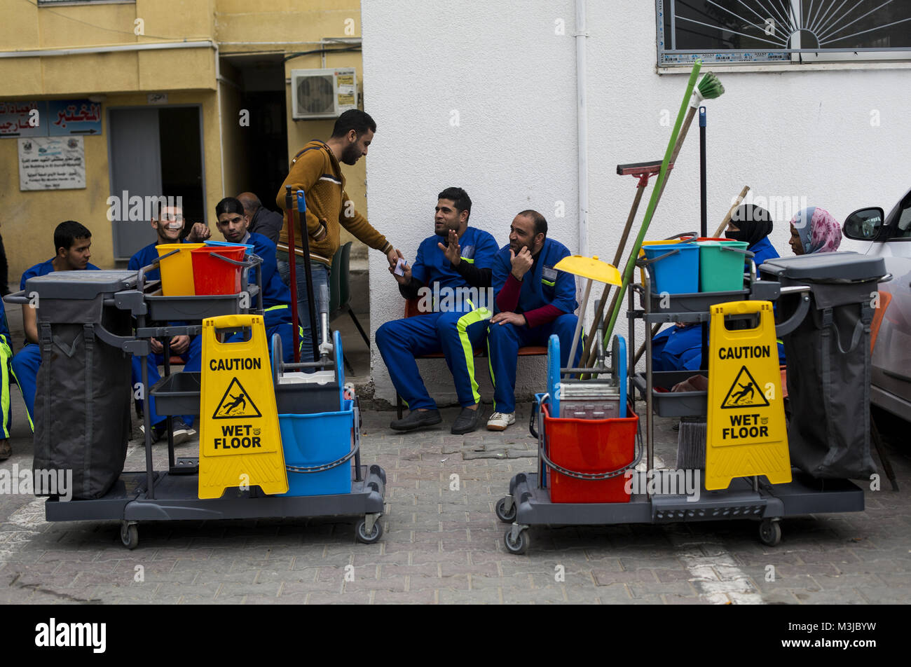 Gaza City, The Gaza Strip, Palestine. 11th Feb, 2018. Palestinian