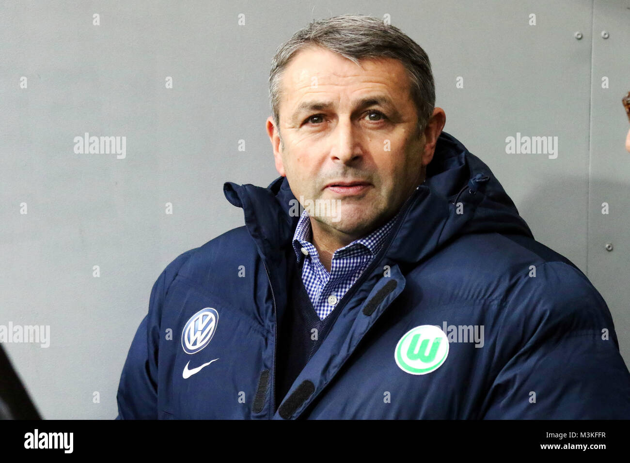 Sportlicher Leiter / Sportdirektor Klaus Allofs (VfL Wolfsburg), nachdenklich / grübelnd / gruebelnd,1. BL: 16-17 - 10. Spieltag -  SC Freiburg vs. VfL Wolfsburg Stock Photo