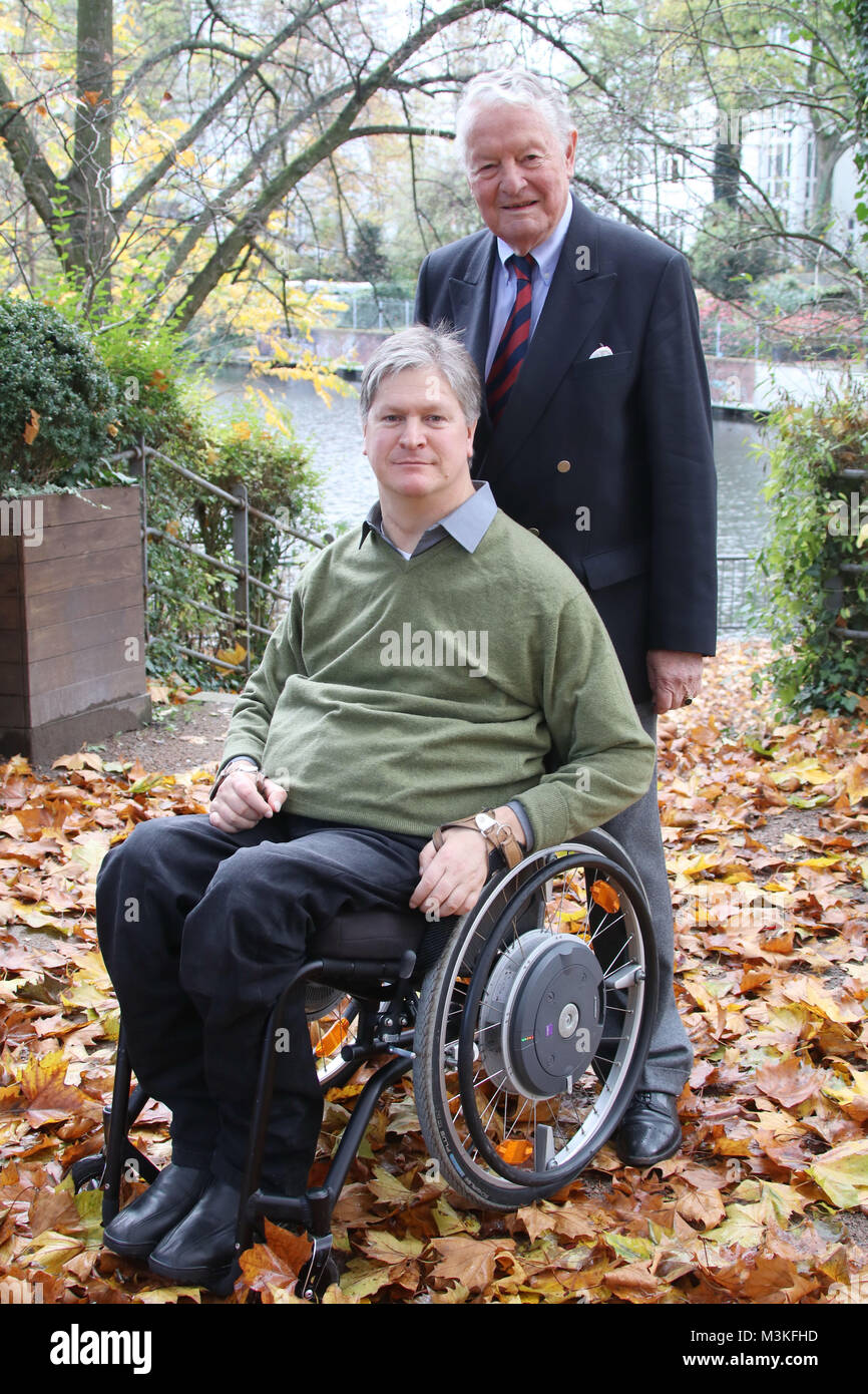 Rolf SeelmannEggebert, Produzent Florian SeelmannEggebert. ,Fototermin, Die Windsors 100 Rolf SeelmannEggebert, Produzent Florian SeelmannEggebert. ,Fototermin, Die Windsors 100