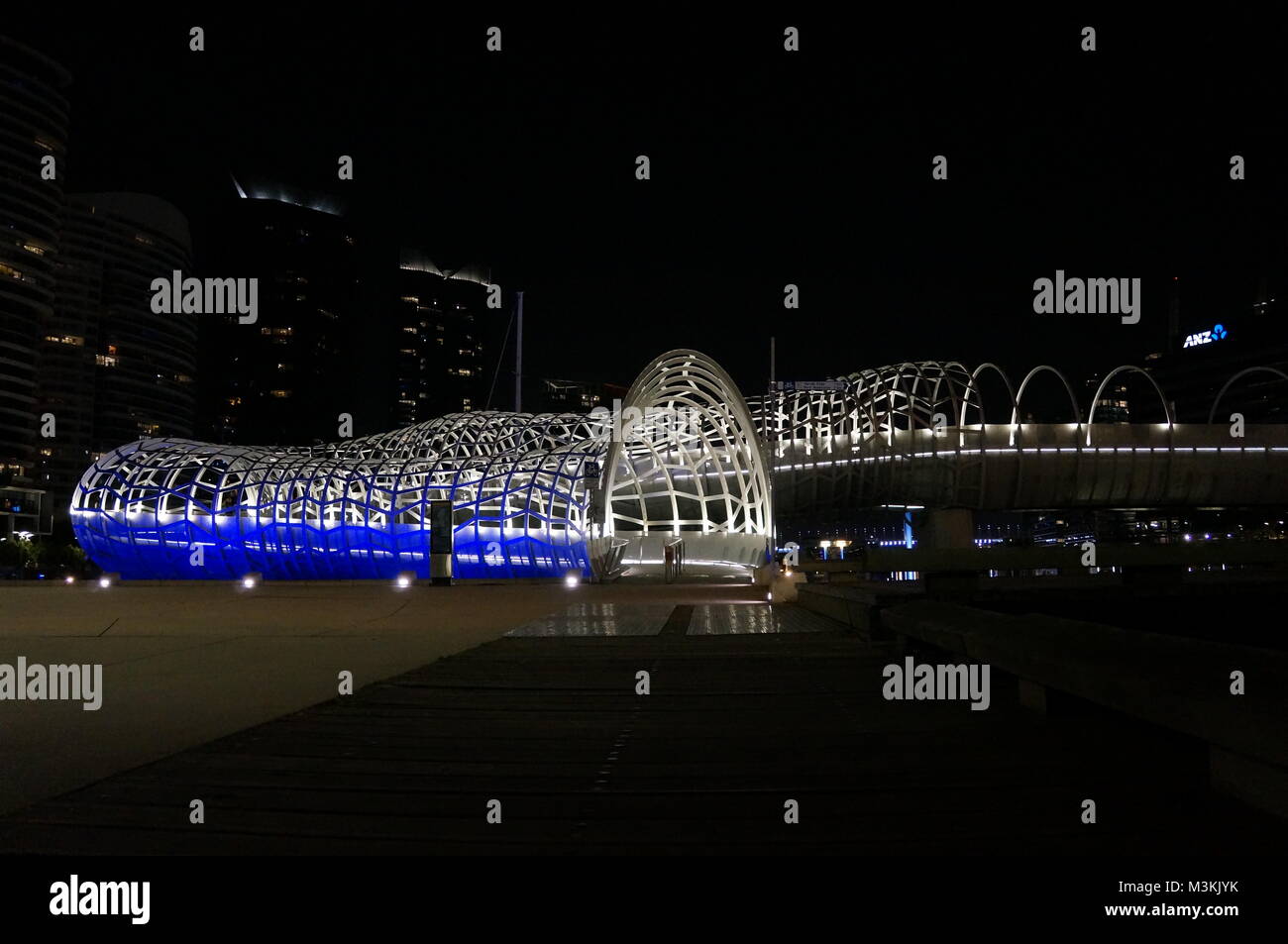 Curved arch hires stock photography and images Alamy