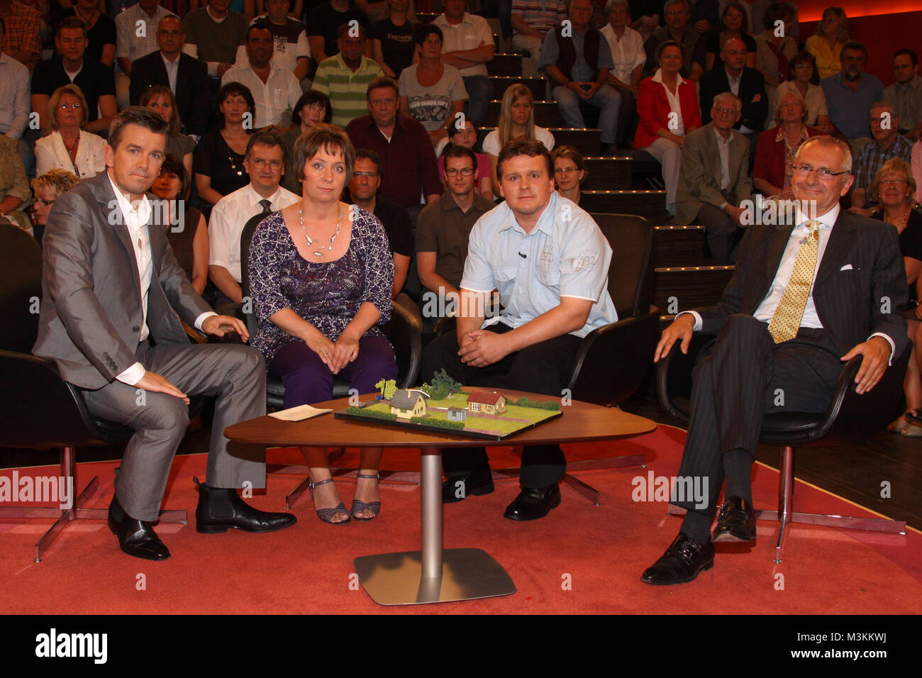 Die familie mit zwei kindern hires stock photography and images Alamy