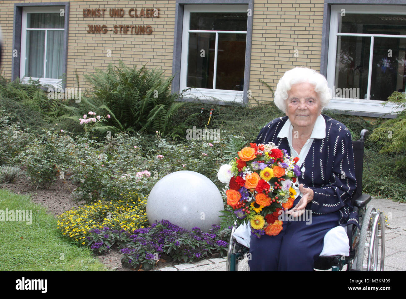 95. Geburtstag der Volksschauspielerin Heidi Kabel, Seniorenstift der  Ernst-und-Claere-Jung-Stiftung Hamhurg, 27.08.2009, Heidi Kabel Stock Photo  - Alamy