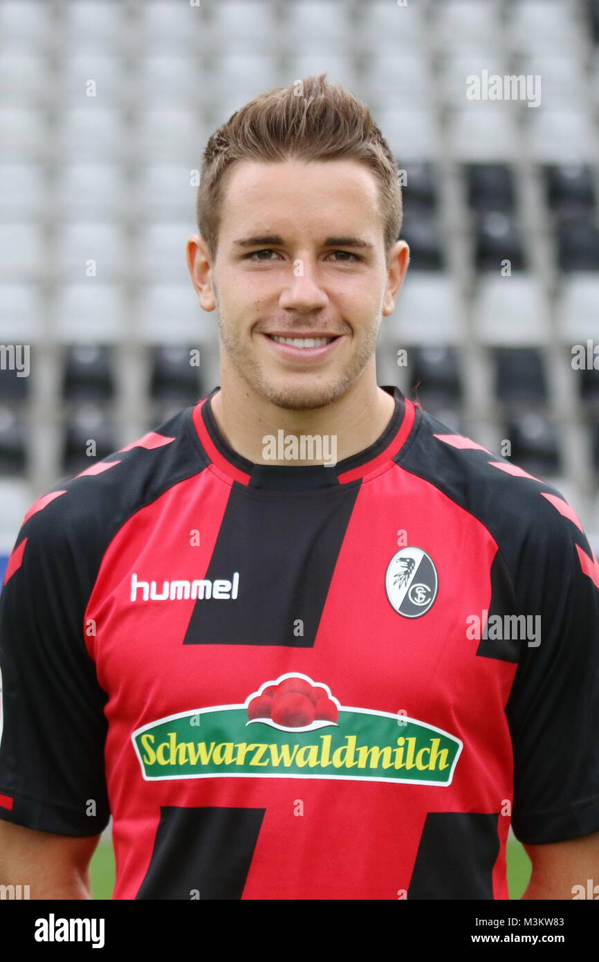 Christian Gunter Freiburg Fussball 1 Bl 16 17 Mannschaftsfoto Stock Photo Alamy