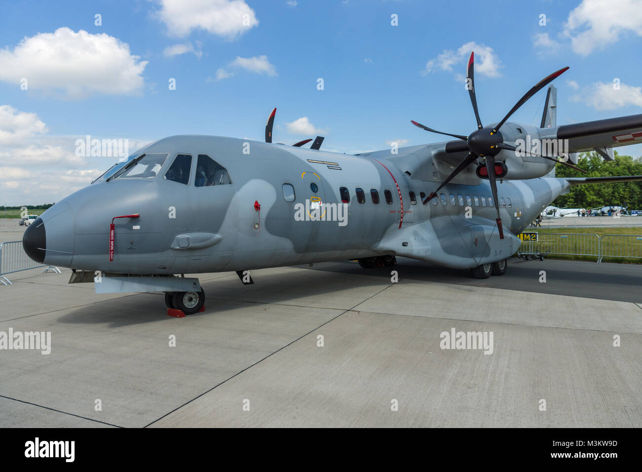 Twin Turboprop High Resolution Stock Photography and Images - Alamy