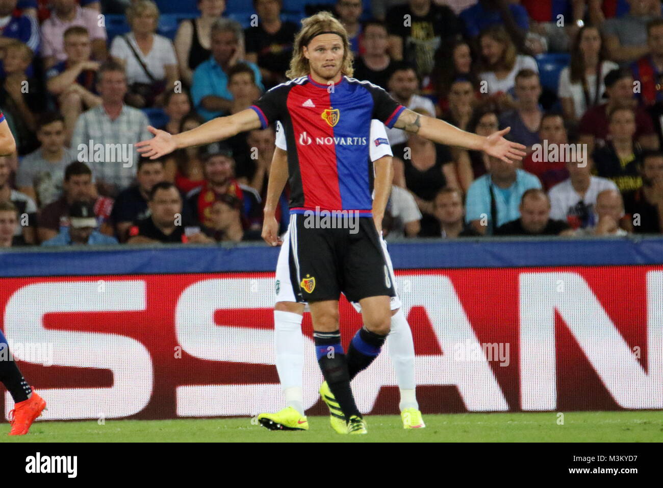 Birkir Bjarnason (Basel), Fussball-CL: 1. Sptg., FC Basel vs. Razgrad Stock Photo