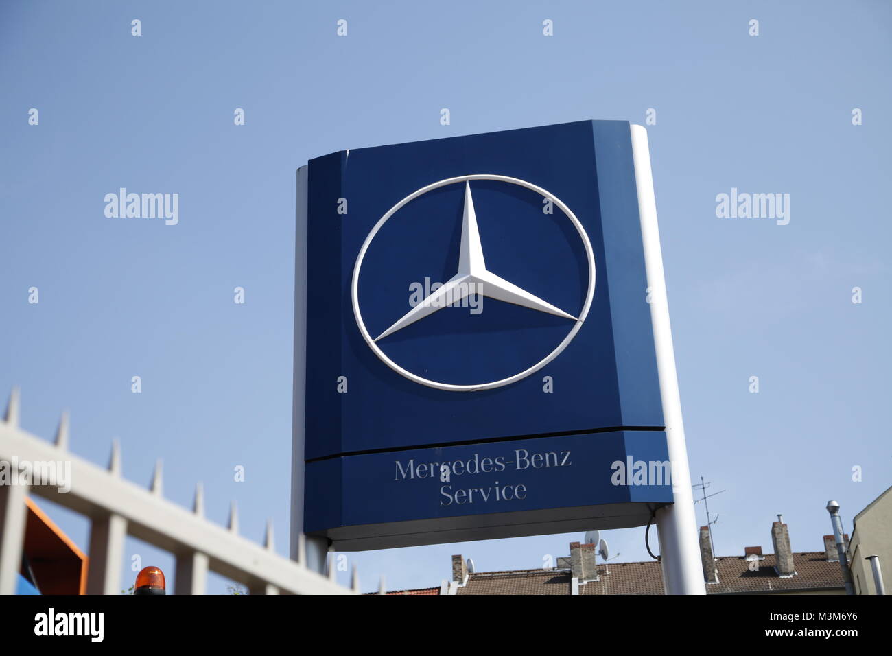 Mercedes benze hi-res stock photography and images - Alamy