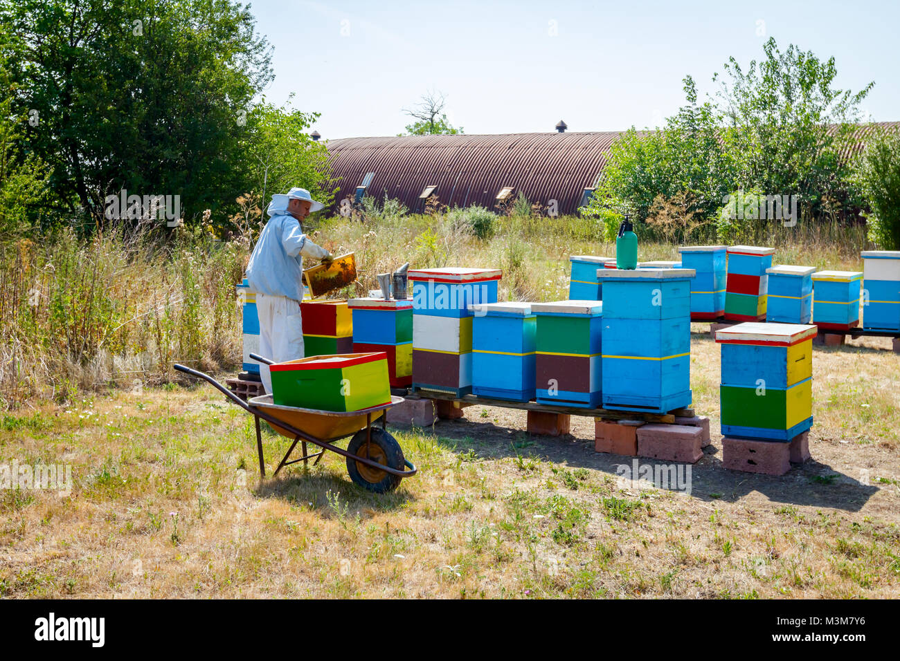Beehive cart High Resolution Stock Photography and Images Alamy