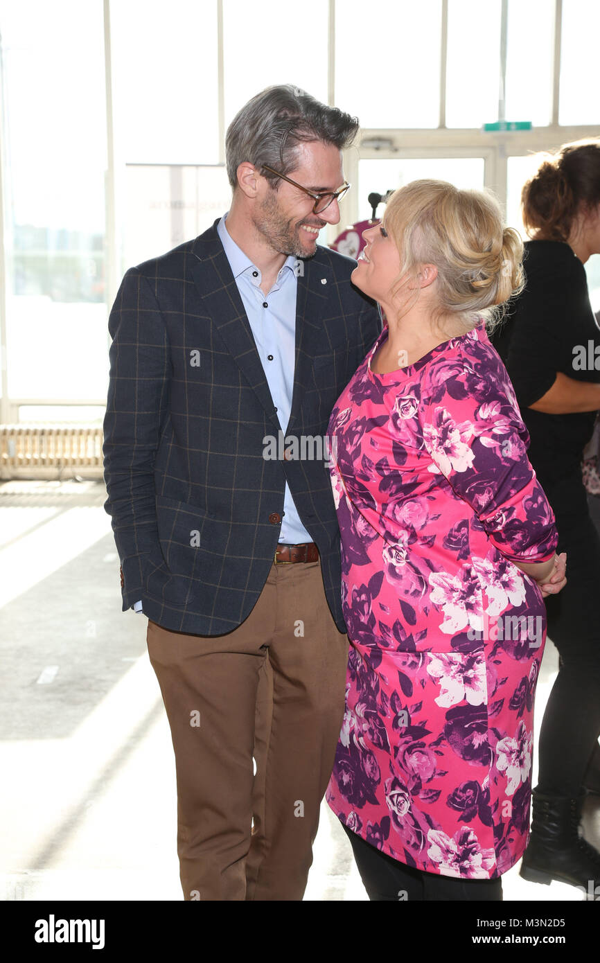 Maite Kelly mit Ehemann Florent Raimond   bei einer Mode Messe in Hamburg Stock Photo