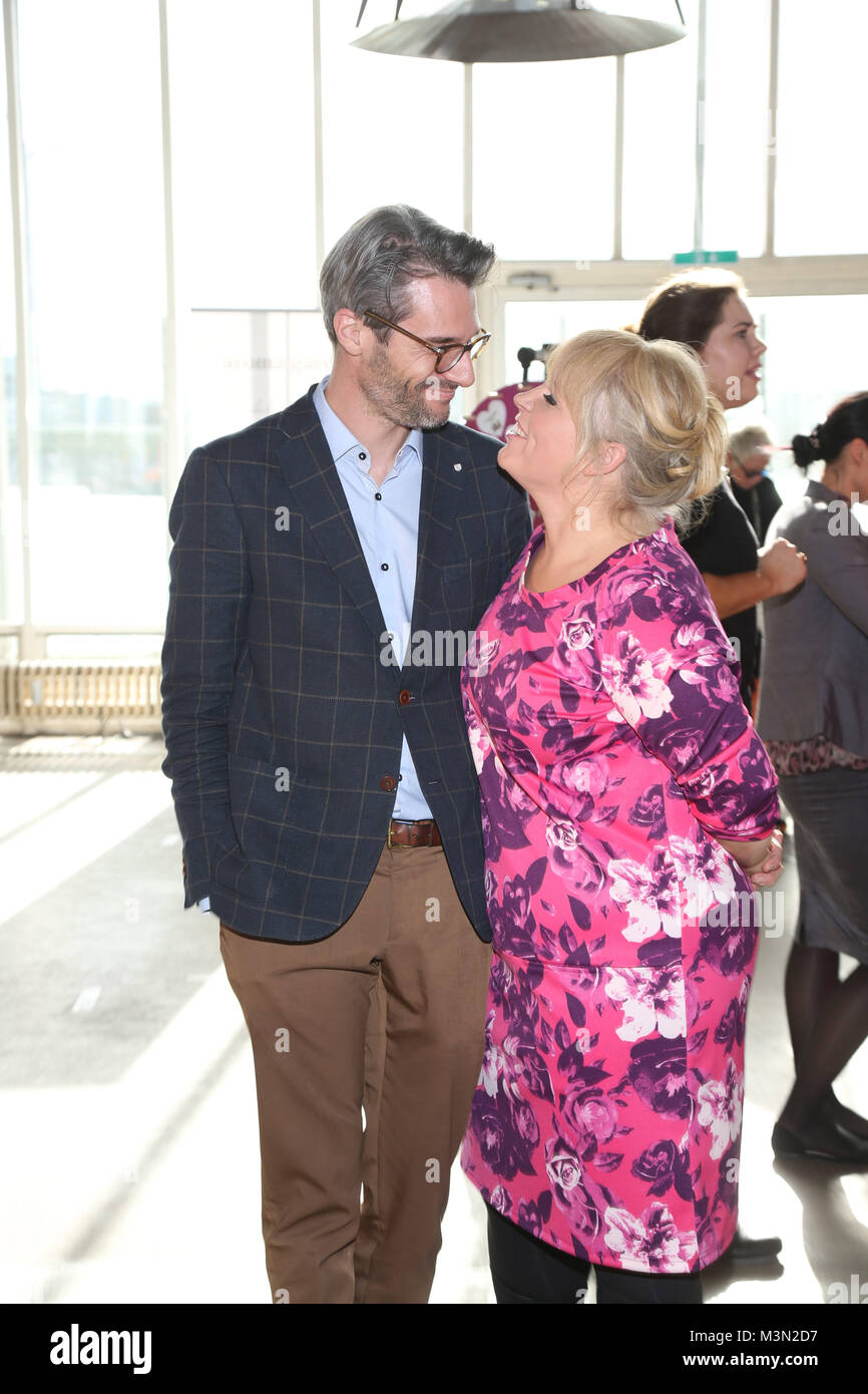 Maite Kelly mit Ehemann Florent Raimond   bei einer Mode Messe in Hamburg Stock Photo