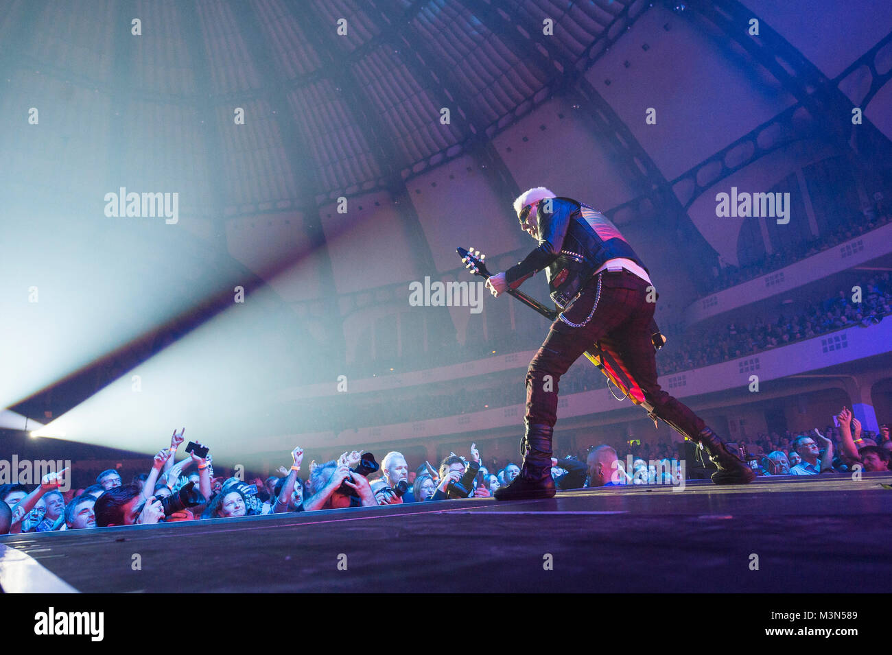 Die deutsche Hard Rock und Heavy Metal-Band Scorpions rockte am 27.11.2016 die Frankfurter Festhalle. Stock Photo