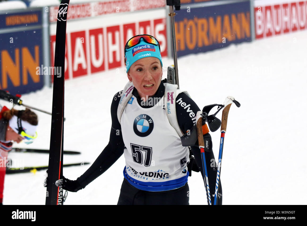 Selina Gasparin (Schweiz) mit Blick auf die Anzeigetafel beim Weltcup ...