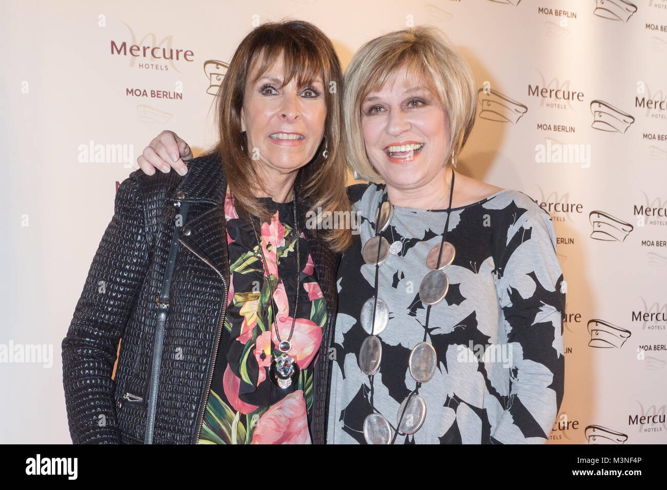 Ireen Sheer und Mary Roos beim 6. smago! Awards 2017 im Berliner Mercure Hotel MOA Stock Photo