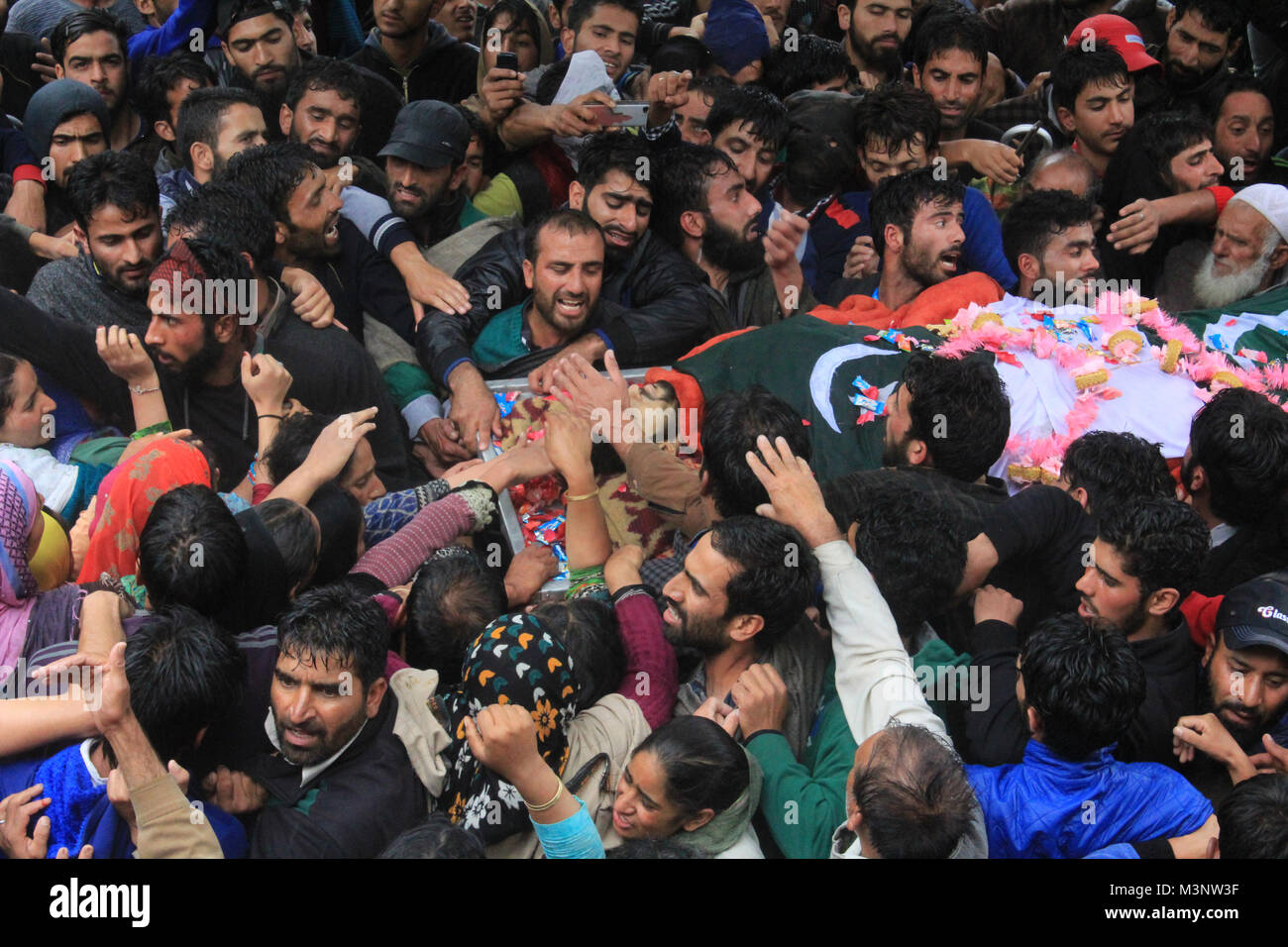 people carry dead body of slain rebels, Sopore town, Kashmir, India, Asia Stock Photo