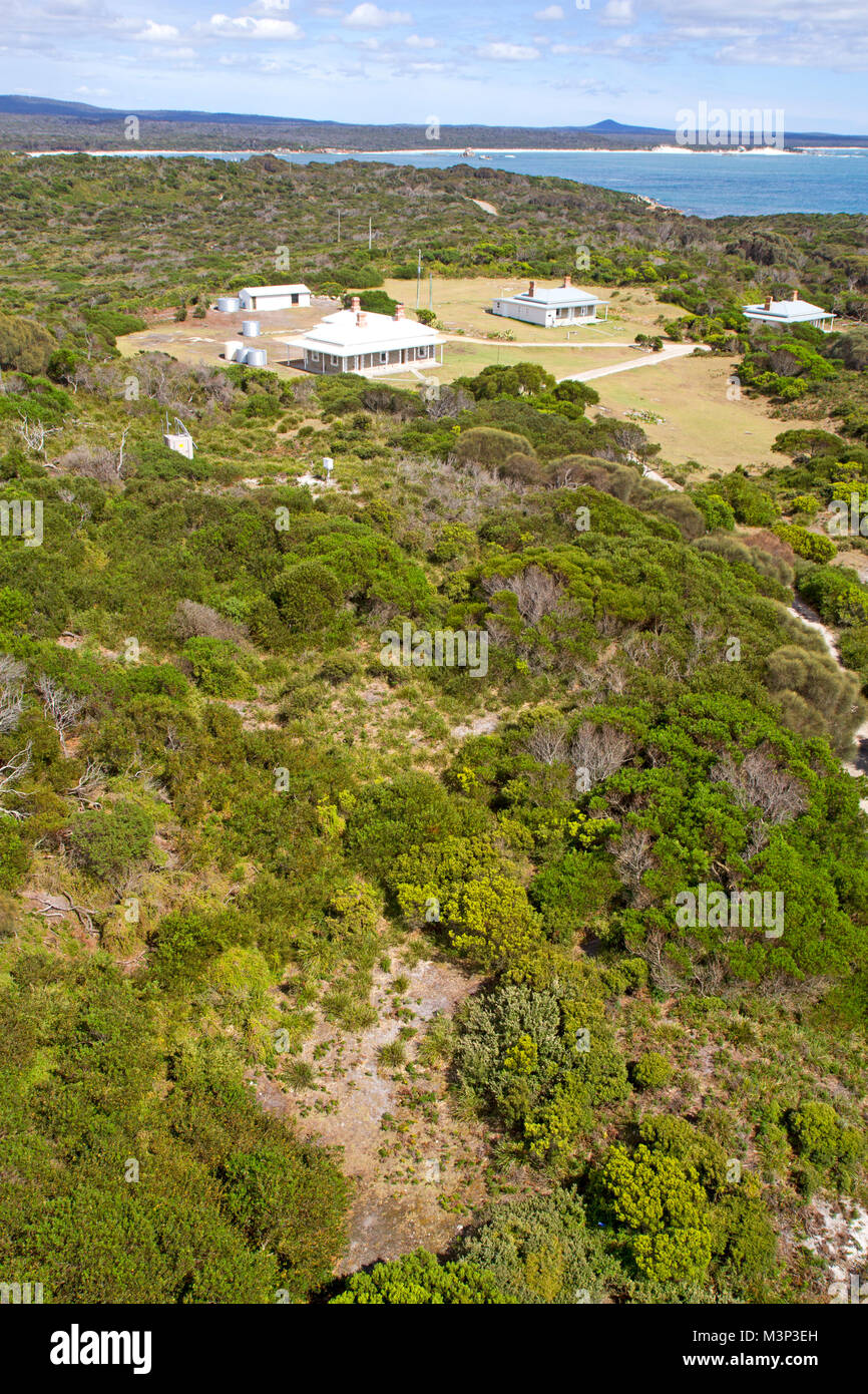 View over the lighthouse keeper cottages at Eddystone Point Stock Photo