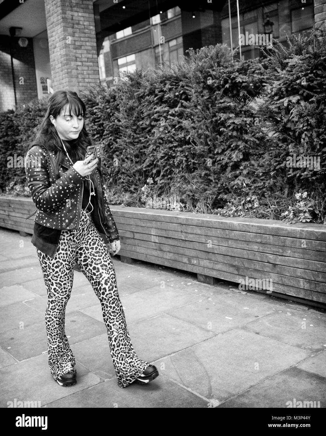 Leopard skin woman Black and White Stock Photos & Images - Alamy